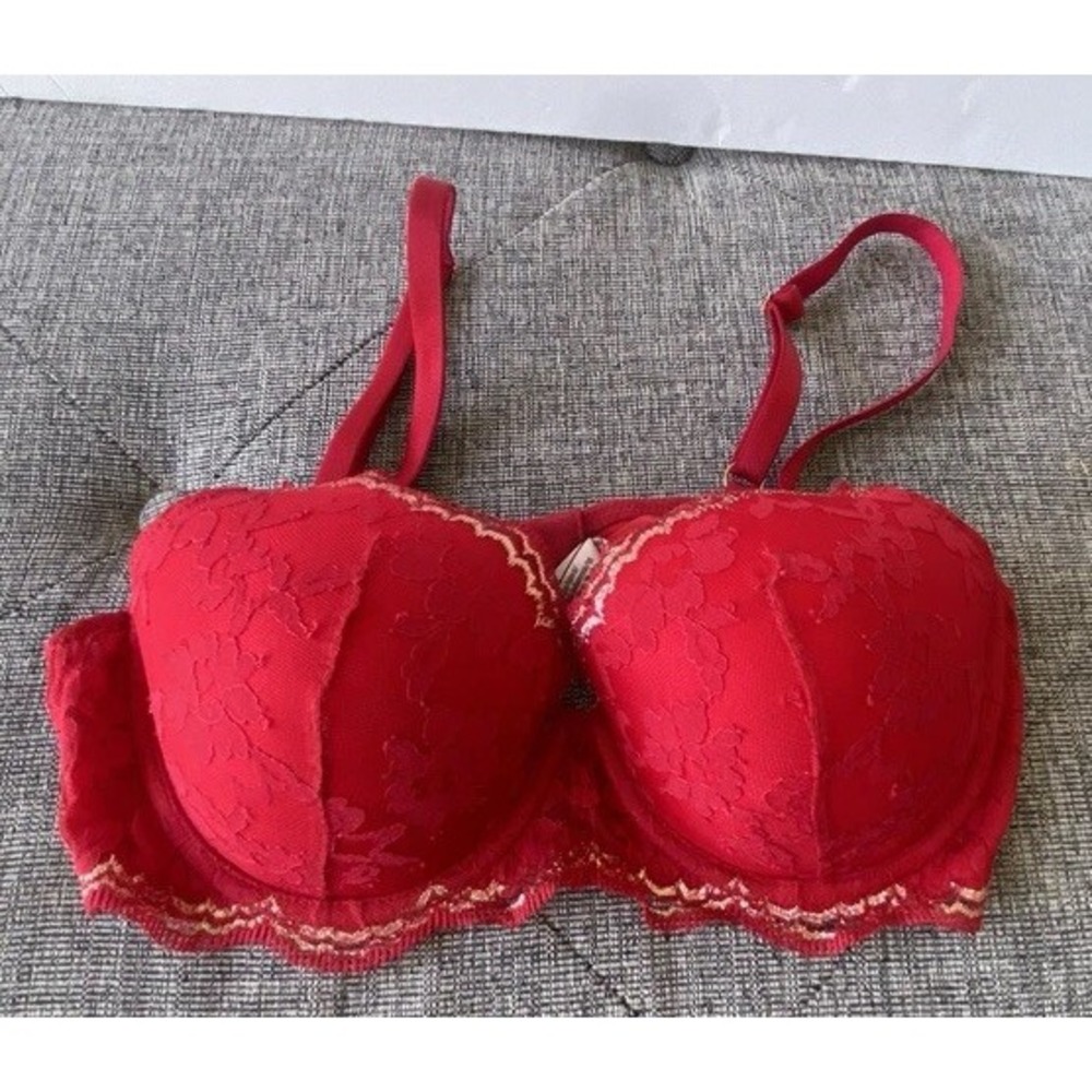 Victoria's Secret Red Lace Gold Trim Push-Up‎ Bra 34D Underwire Padded Lingerie